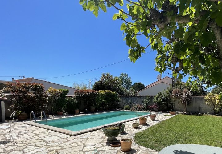 Villa en Istres, Bouches-du-Rhone, Istres - € 429.000 | Ref: 7CFC11390B62415F - photo 1