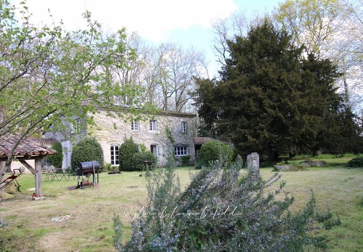 Villa a Montendre, Charente-Maritime, Montendre - € 420.000 | Ref: C1D7D42B34C04FE0 - foto 1