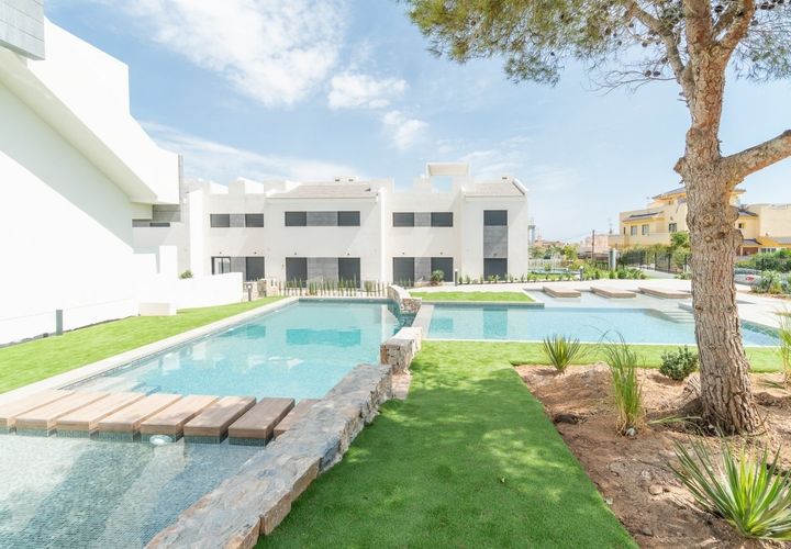 Bungalow i Torrevieja, Alicante, Torrevieja - € 350 000 | Ref: NB-61067 - foto 1