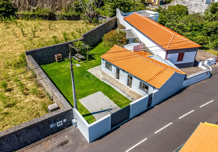Villa i Angra do Heroismo, Terceira, Angra do Heroismo - € 275.000 | Ref: C0423-00782 - foto 1