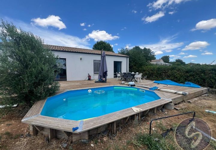 Villa a Aigondigne, Deux-Sevres, Aigondigne - € 218.000 | Ref: getkey_11346 - foto 1