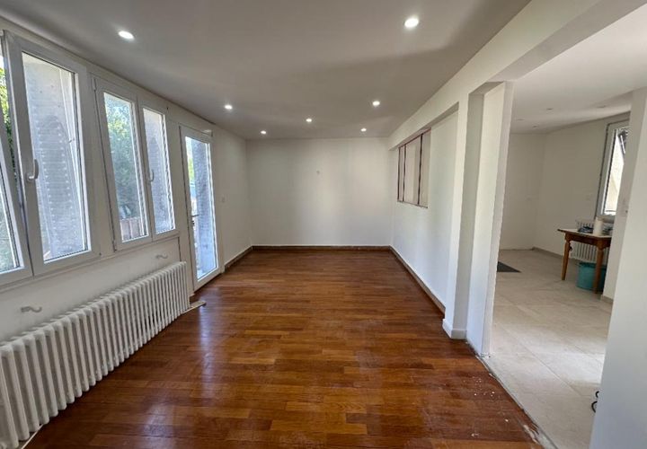 Villa a Dijon, Cote-d'Or, Dijon - € 1.200/mes | Ref: 95824 - foto 1