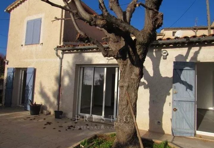 Villa a Opio, Alpes-Maritimes, Opio - € 1.600/mes | Ref: 26.0045 - foto 1