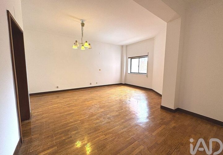 Apartament a Lisbon, Lisbon, Lisbon - € 1.400/mes | Ref: 166052 - foto 1
