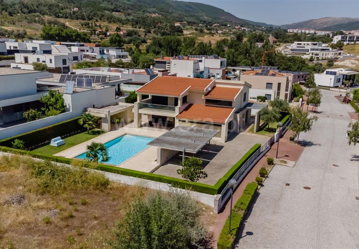Villa i Covilha, Castelo Branco, Covilha - € 550.000 | Ref: 111260136 - foto 1