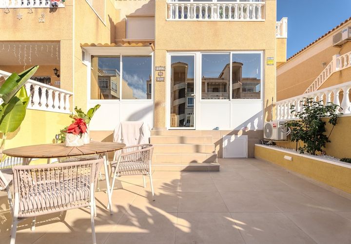 Bungalou a Punta Prima, Alicante, Punta Prima - € 199.000 | Ref: CBE02-317 - foto 1