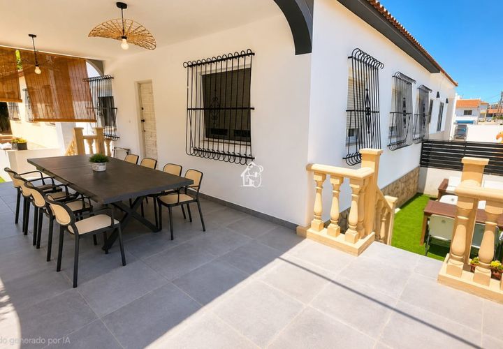 Villa a Torrevieja, Alicante, Torrevieja - € 1.600/mes | Ref: CHA0128 - foto 1