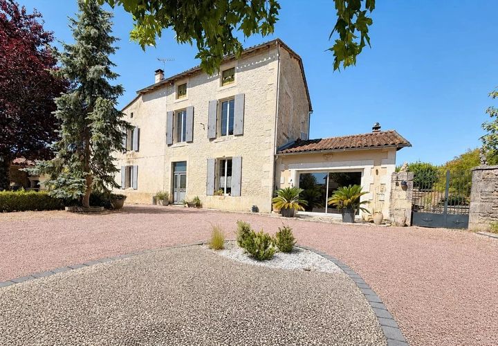 Villa i Verteuil-sur-Charente, Charente, Verteuil-sur-Charente - € 318.000 | Ref: BVI86414 - foto 1