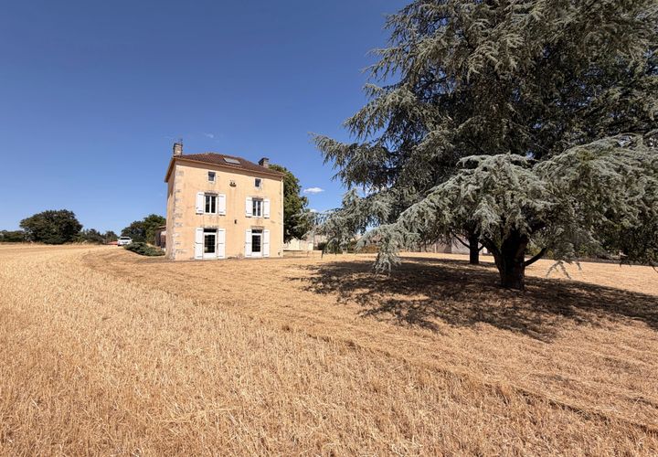 Villa em Ruffec, Charente, Ruffec - € 224.700 | Ref: BVI86256 - foto 1