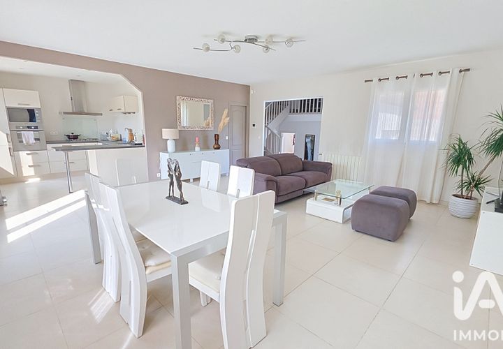 Villa i Pontault-Combault, Seine-et-Marne, Pontault-Combault - € 440.000 | Ref: 20699 - foto 1