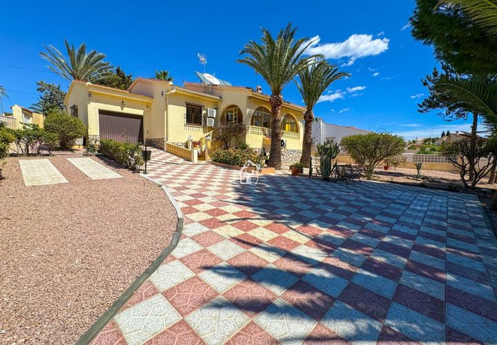 Villa a Ciudad Quesada, Alicante, Ciudad Quesada - € 2.300/mes | Ref: CHA0067 - foto 1