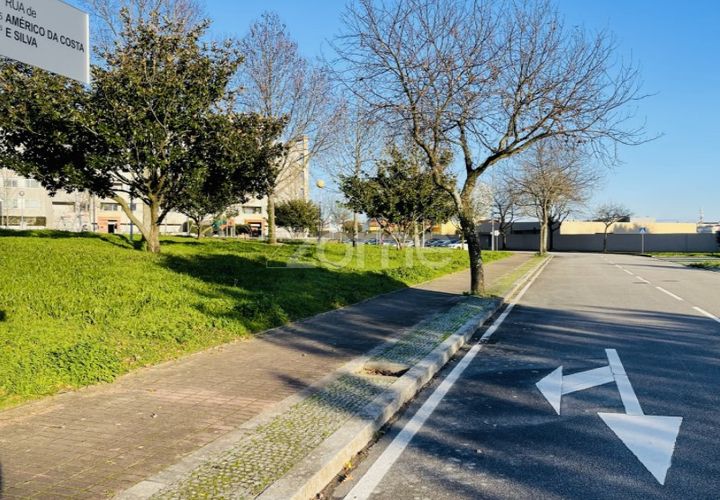 Helårsgrund i Maia, Porto, Maia - € 69.000 | Ref: ZMPT563676 - foto 1