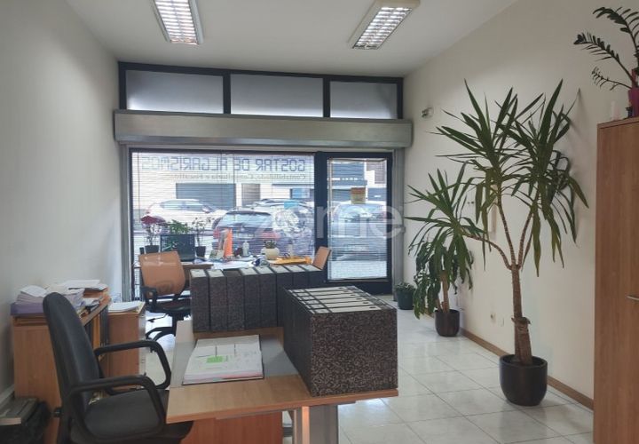 Erhvervsejendom i Maia, Porto, Maia - € 175.000 | Ref: ZMPT574231 - foto 1