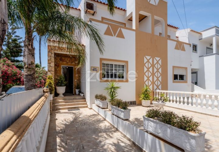 Villa i Estombar, Faro, Estombar - € 810 000 | Ref: ZMPT589232 - foto 1