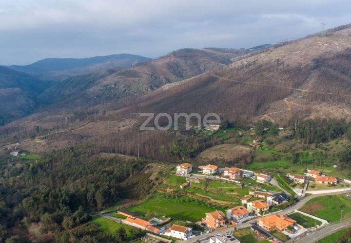 Helårsgrund i Penafiel, Porto, Penafiel - € 250.000 | Ref: ZMPT586597 - foto 1