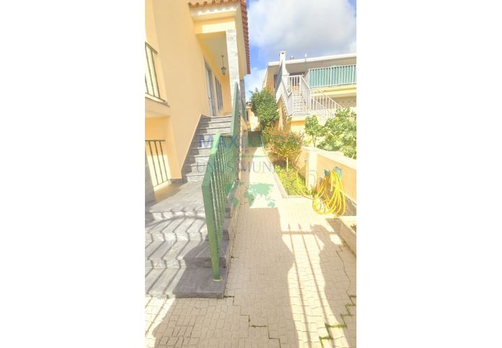 Villa a Amadora, Lisbon, Amadora - € 2.200/mes | Ref: MORADIA MOINHOS DA FUNCHEIRA - foto 1
