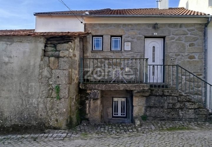 Villa i Sernancelhe, Viseu, Sernancelhe - € 100.000 | Ref: ZMPT589490 - foto 1