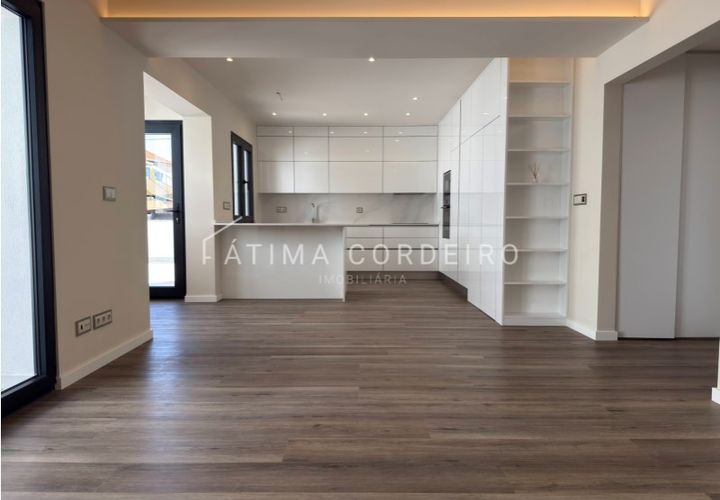 Lejlighed i Almada, Setubal, Almada - € 750.000 | Ref: 45.25 - foto 1