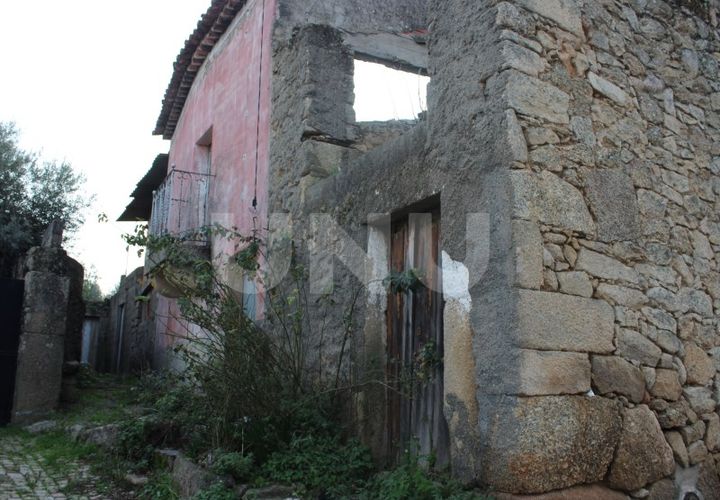 Ruinere i Escalos de Cima e Lousa, Castelo Branco, Escalos de Cima e Lousa - € 23.500 | Ref: UNU.I.1932.12555 - foto 1