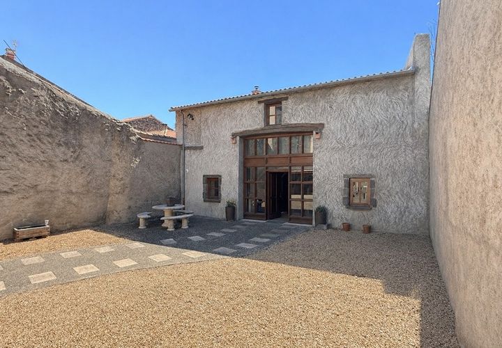Villa en Aubière, Puy-de-Dome, Aubière - € 530.000 | Ref: 830032360296 - photo 1
