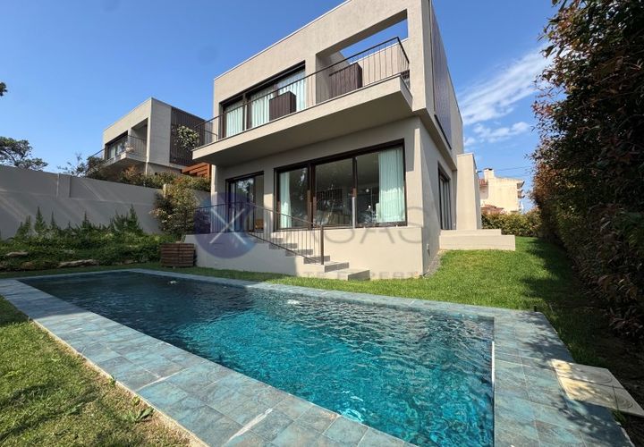 Villa i Cascais, Lisbon, Cascais - € 1.670.000 | Ref: XCV1067 - foto 1