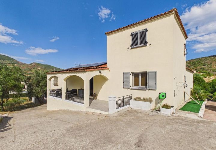 Villa en Alata, Corse-du-Sud, Alata - € 750.000 | Ref: VM2922-MAXIMMO - photo 1