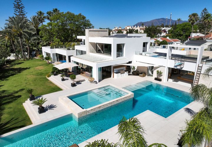 Villa i El Paraiso, Malaga, El Paraiso - € 15.000.000 | Ref: R5438548 - foto 1