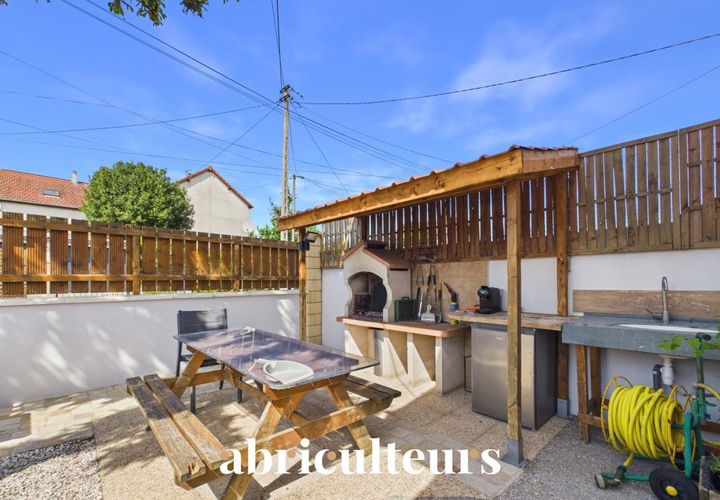 Villa em Bezons, Val-d'Oise, Bezons - € 479.000 | Ref: JGWD0604_AH_1407_3 - foto 1