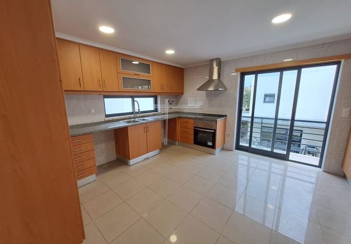 Villa a Laranjeiro, Setubal, Laranjeiro - € 695.000 | Ref: 18013 - foto 1