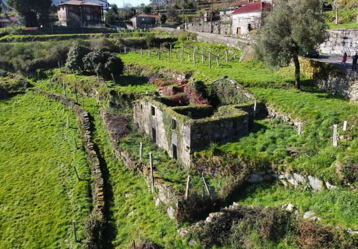 Ruïne in Portela e Extremo, Viana do Castelo, Portela e Extremo - € 70.000 | Ref: AVV-1798-JD-0421 - foto 1