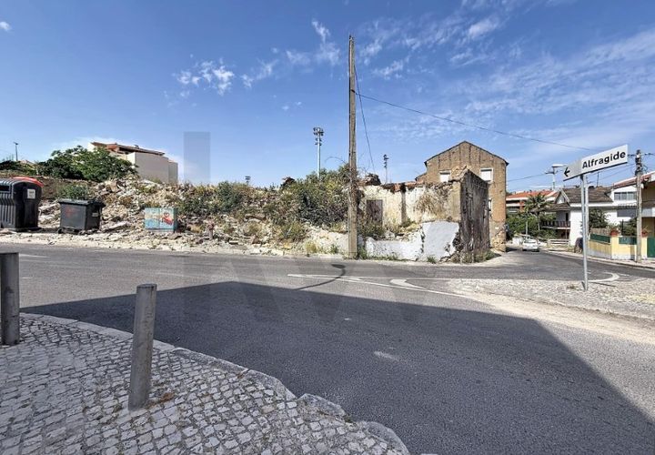 Terreno en Carnaxide, Lisbon, Carnaxide - € 347.000 | Ref: KWPT-033506 - photo 1