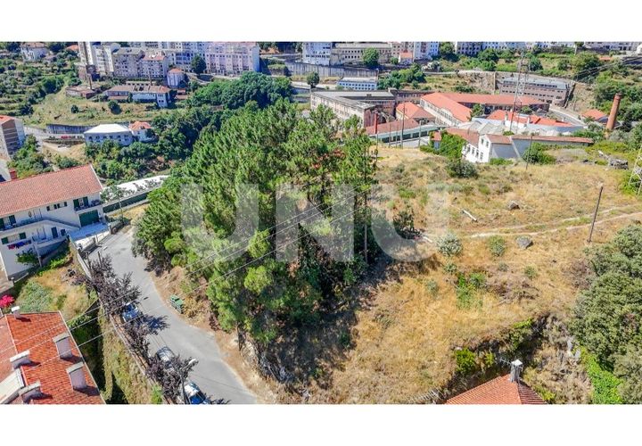 Helårsgrund i Covilha, Castelo Branco, Covilha - € 187.500 | Ref: UNU.i.2230.12348 - foto 1