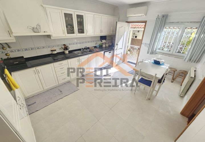 Villa i Odivelas, Lisbon, Odivelas - € 850.000 | Ref: PP5958 - foto 1