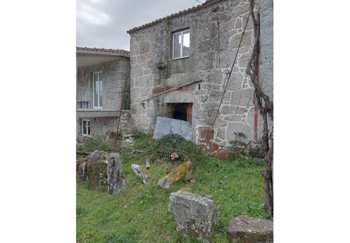 Landejendom i Arcos de Valdevez, Viana do Castelo, Arcos de Valdevez - € 48.000 | Ref: 1074-104 - foto 1