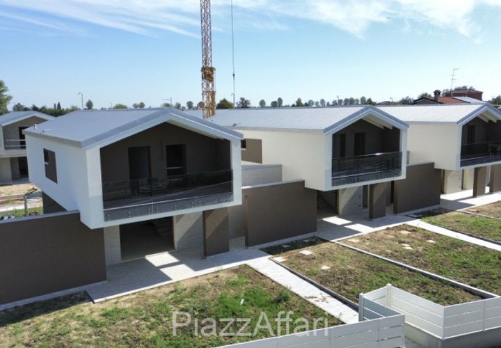 Villa i Camponogara, Venice, Camponogara - € 300.000 | Ref: CAMPNG3 - foto 1