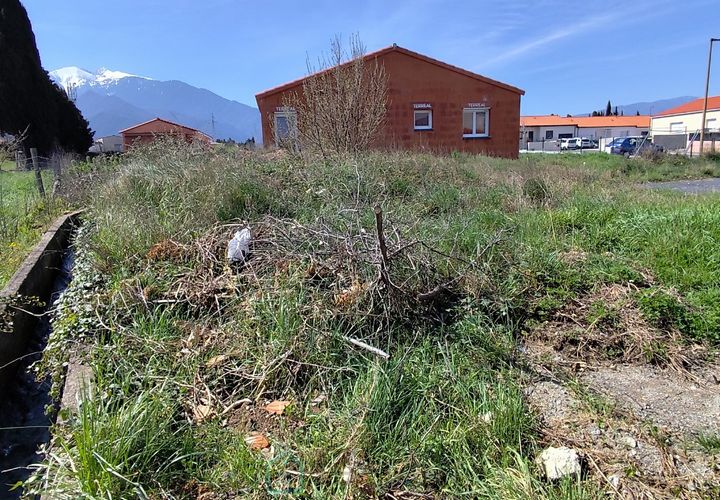 Helårsgrund i Vinca, Pyrenees-Orientales, Vinca - € 65.000 | Ref: 606444DEF2D64403 - foto 1