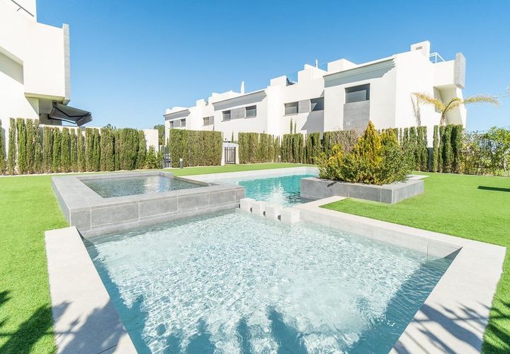 Rækkehus i Torrevieja, Alicante, Torrevieja - € 310.000 | Ref: CMIBLG3D/721 - foto 1