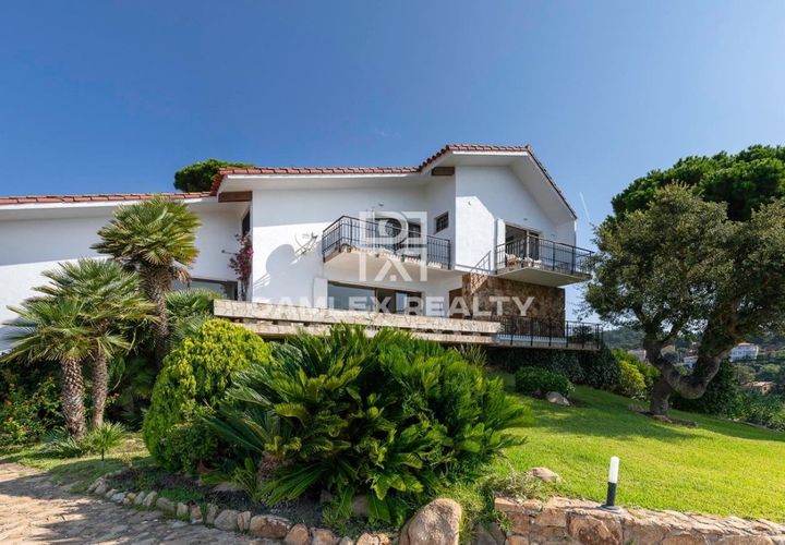 Villa i Lloret De Mar, Gerona, Lloret De Mar - € 1.300.000 | Ref: 72350 - foto 1