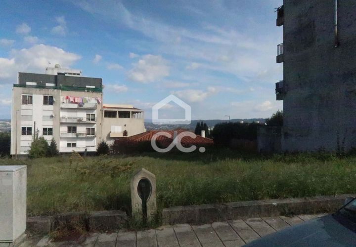 Helårsgrund i Lousada, Porto, Lousada - € 156.000 | Ref: 365/T/01424 - foto 1