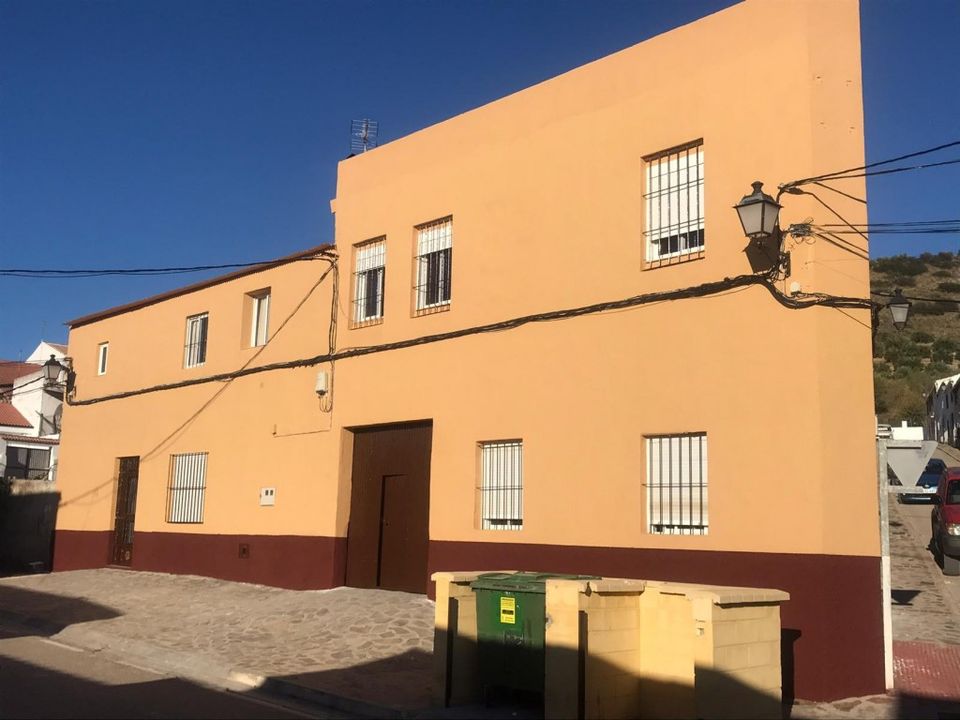 Landsbyhus i Las Casillas De Martos, Jaen - foto 1
