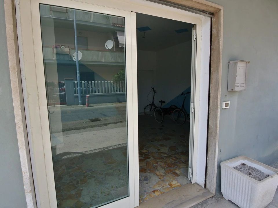 Erhvervsejendom i Montesilvano Marina, Pescara - foto 5