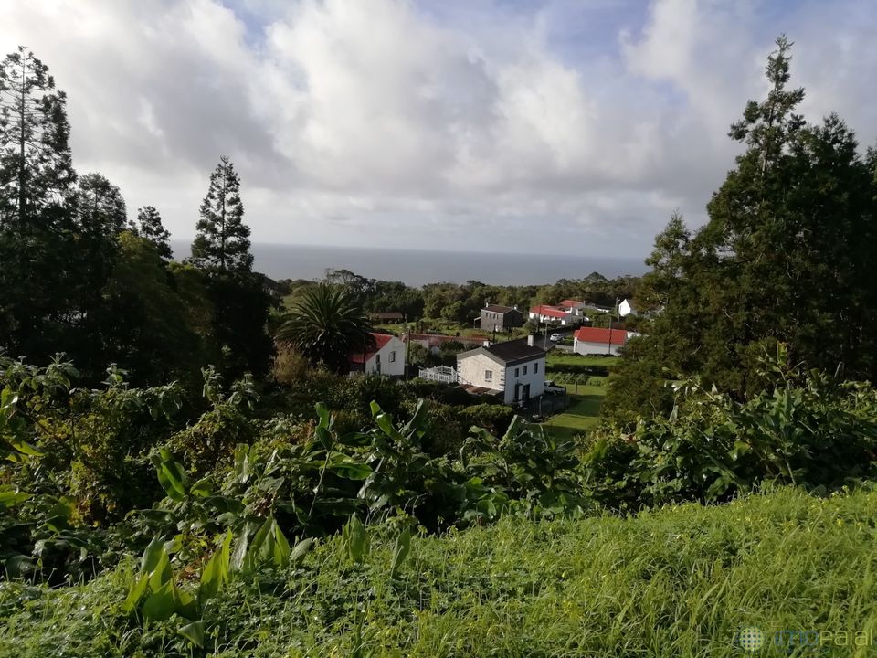 Helårsgrund i Horta, Faial - foto 1