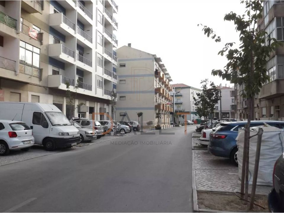 Erhvervsejendom i Barreiro, Setubal - foto 1