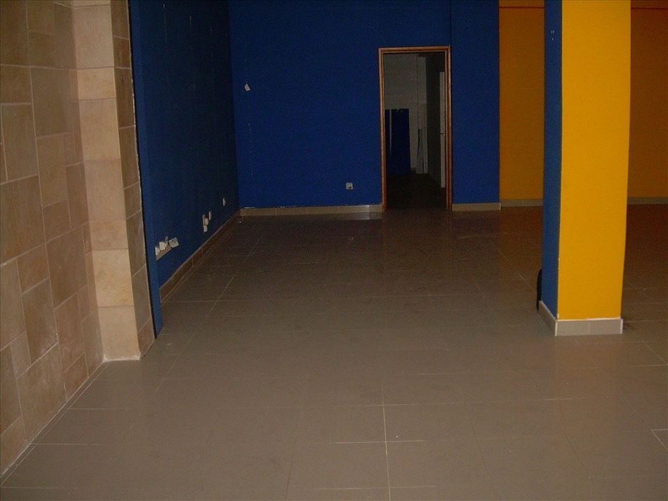 Erhvervsejendom i Almada, Setubal - foto 1