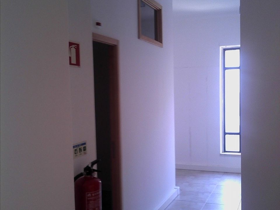 Erhvervsejendom i Almada, Setubal - foto 2