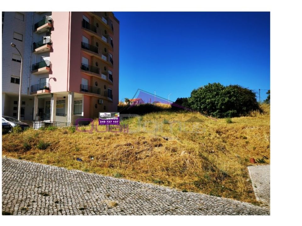 Helårsgrund i Torres Novas, Santarem - foto 1