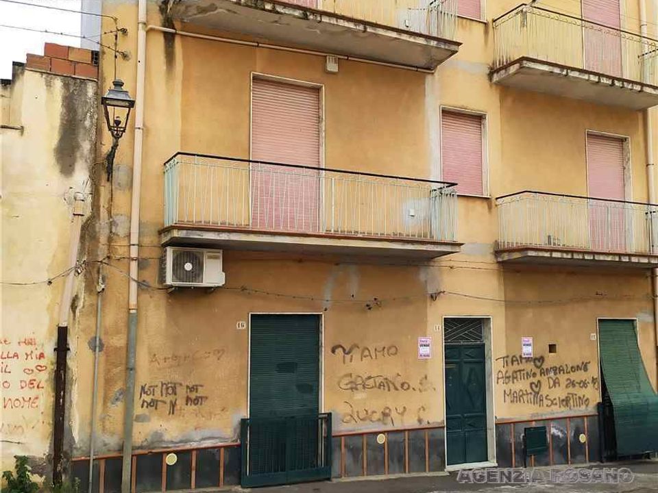 Byhus i Adrano, Catania - foto 1