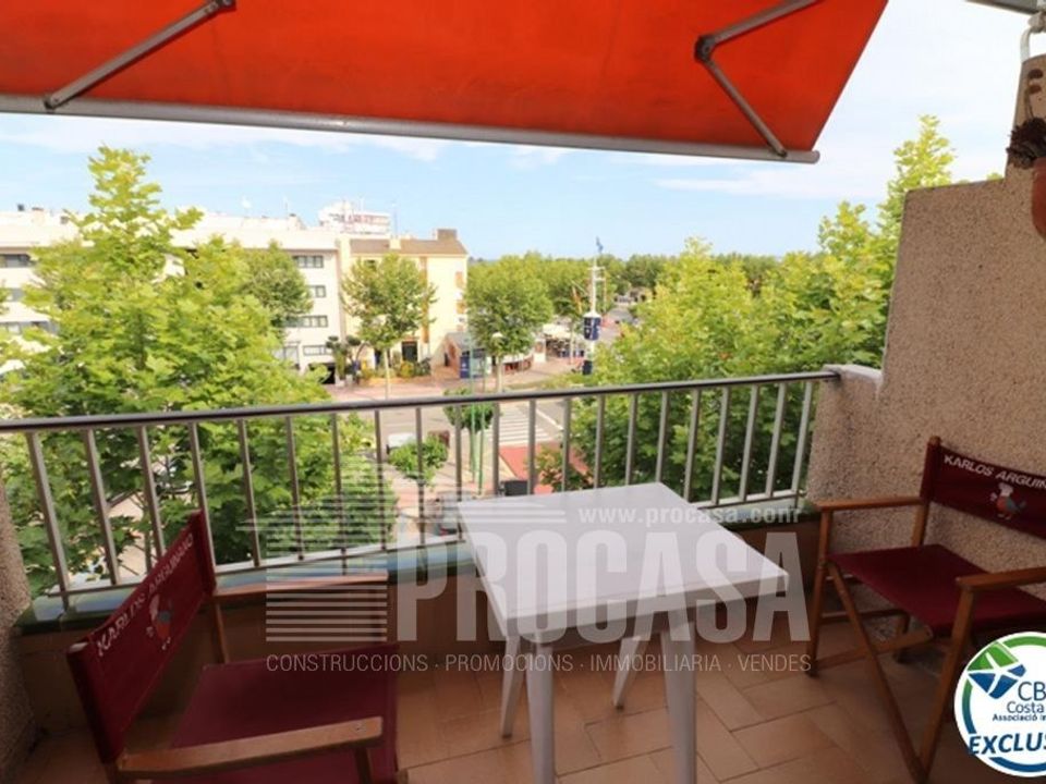 Lejlighed i Empuriabrava, Gerona - foto 1