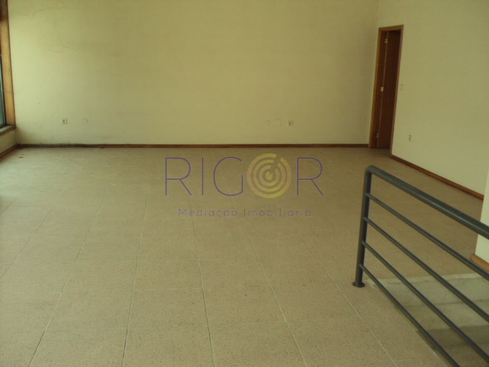Erhvervsejendom i Maia, Porto - foto 3