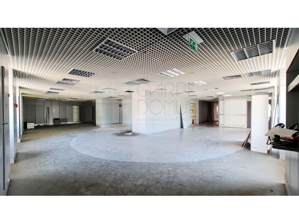 Commercial property in Amora, Setubal - photo 5